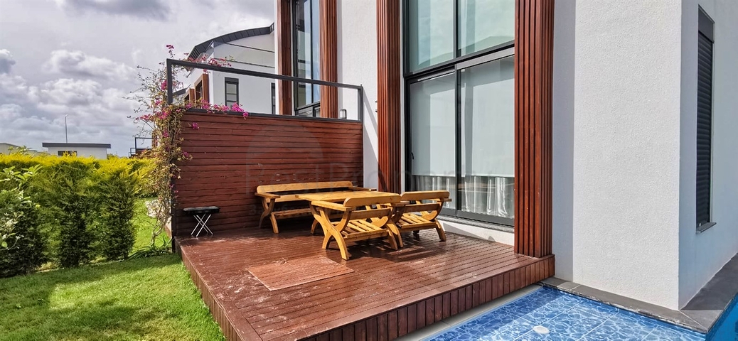 فيلا 5+1 في منطقة سايد انطاليا 