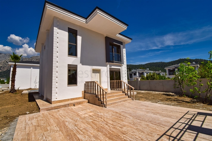 فلل 4 + 1 في كيمير - منطقة أنطاليا 