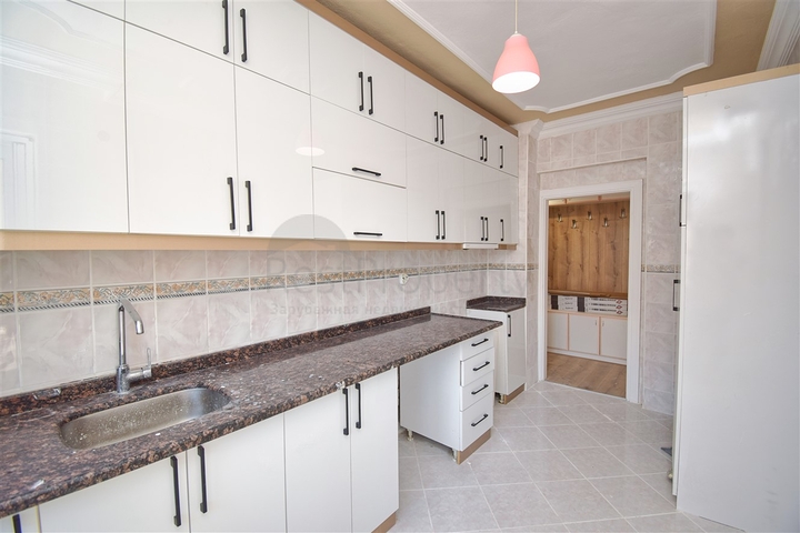 شقة 3+1 في حي ينيغيون-أنطاليا 