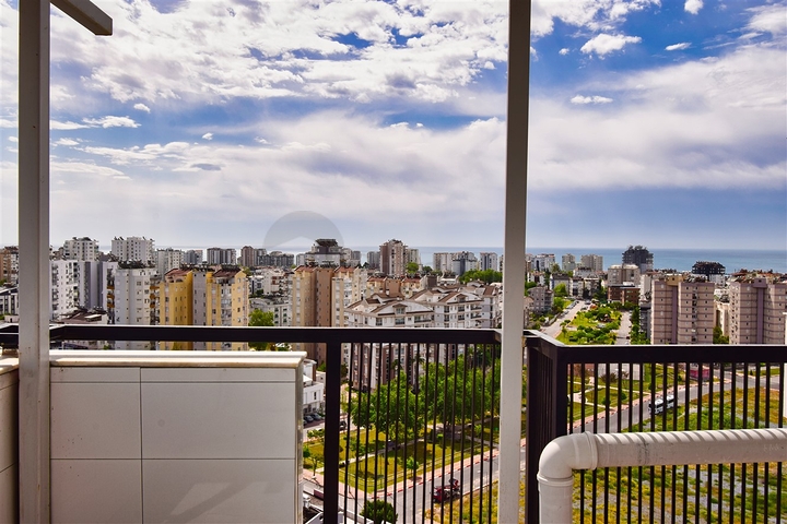 شقة دوبلكس 5 + 1 في كاجلايان - حي أنطاليا 