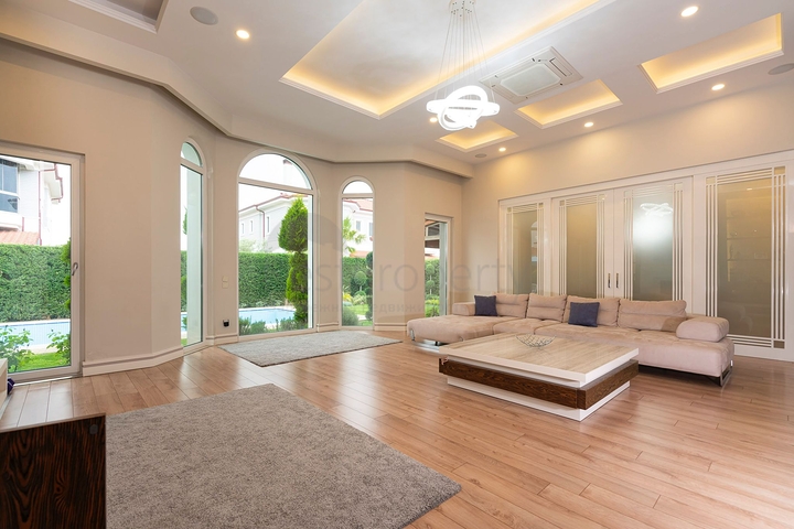 فيلا 4+2 في دوشيمالتي-منطقة أنطاليا 