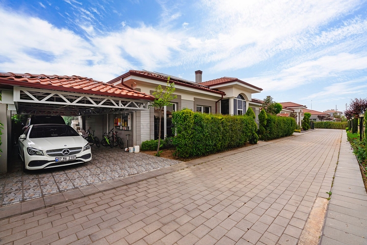 فيلا 4+2 في دوشيمالتي-منطقة أنطاليا 