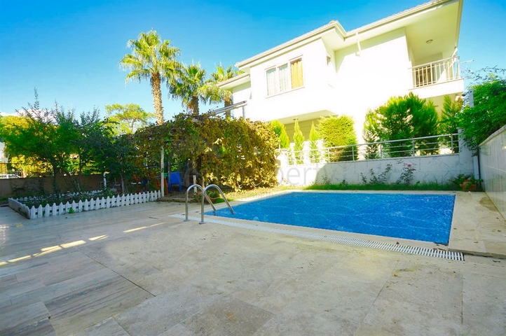 شقة دوبلكس 5 + 1 في كيمير - منطقة أنطاليا 