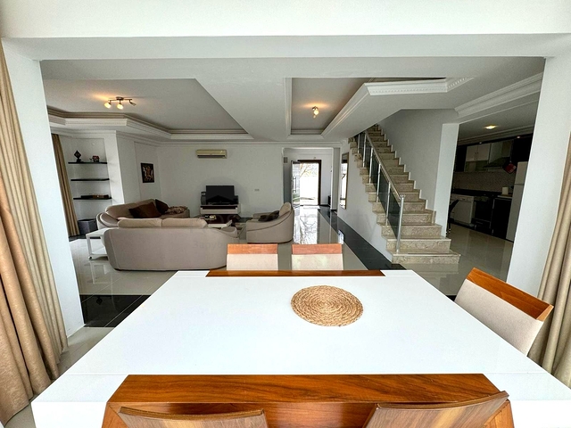 فيلا 4 + 1 في منطقة بيليك أنطاليا