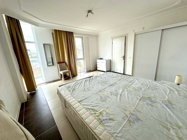 فيلا 4 + 1 في منطقة بيليك أنطاليا