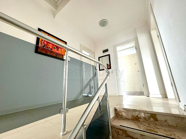 فيلا 4 + 1 في منطقة بيليك أنطاليا