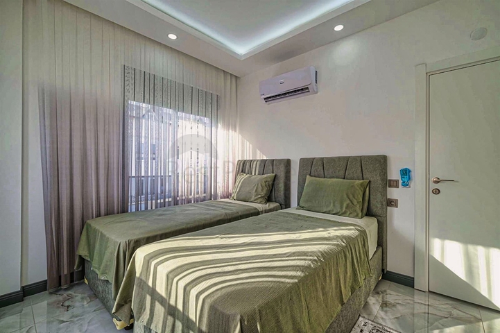 فيلا 4+1 في حي تيكيروفا-أنطاليا