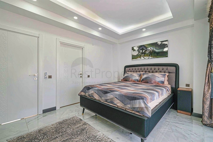 فيلا 4+1 في حي تيكيروفا-أنطاليا