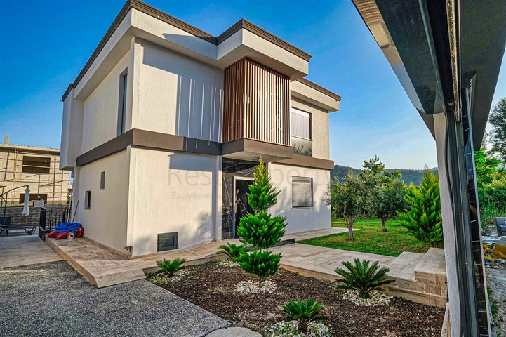 فيلا 4+1 في حي تيكيروفا-أنطاليا