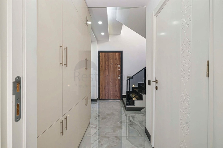 فيلا 4+1 في حي تيكيروفا-أنطاليا