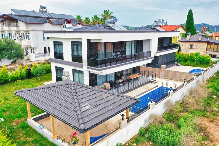 فيلا 4+1 في حي تيكيروفا-أنطاليا