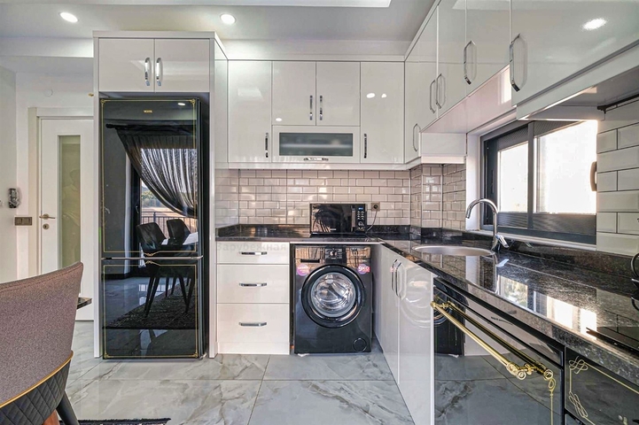 فيلا 4+1 في حي تيكيروفا-أنطاليا