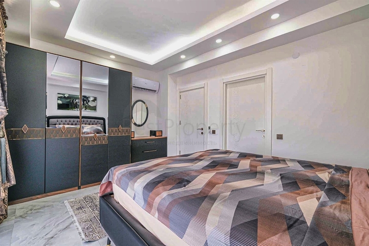 فيلا 4+1 في حي تيكيروفا-أنطاليا