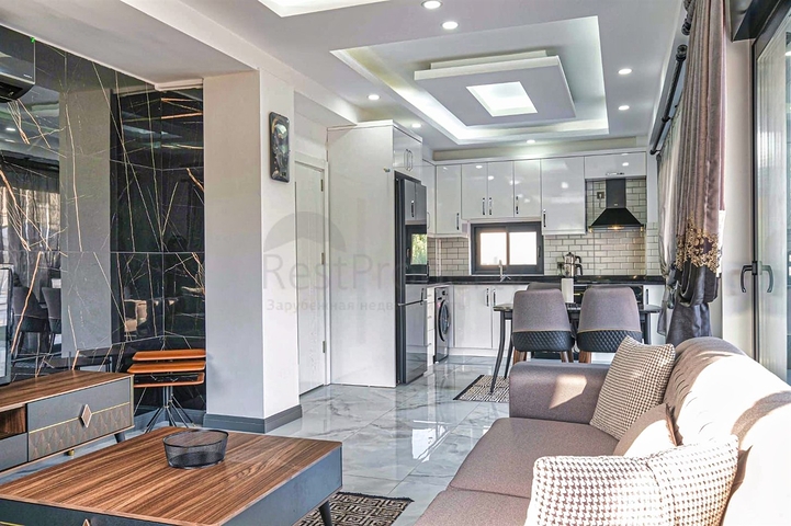 فيلا 4+1 في حي تيكيروفا-أنطاليا