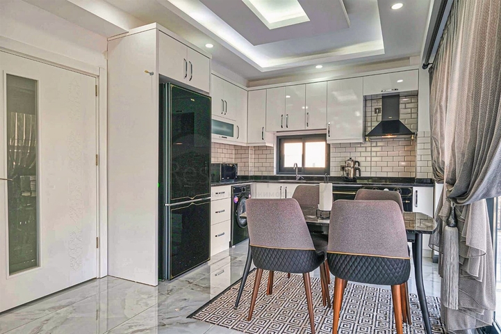 فيلا 4+1 في حي تيكيروفا-أنطاليا