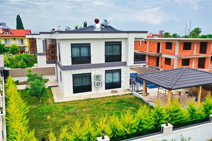 فيلا 4+1 في حي تيكيروفا-أنطاليا