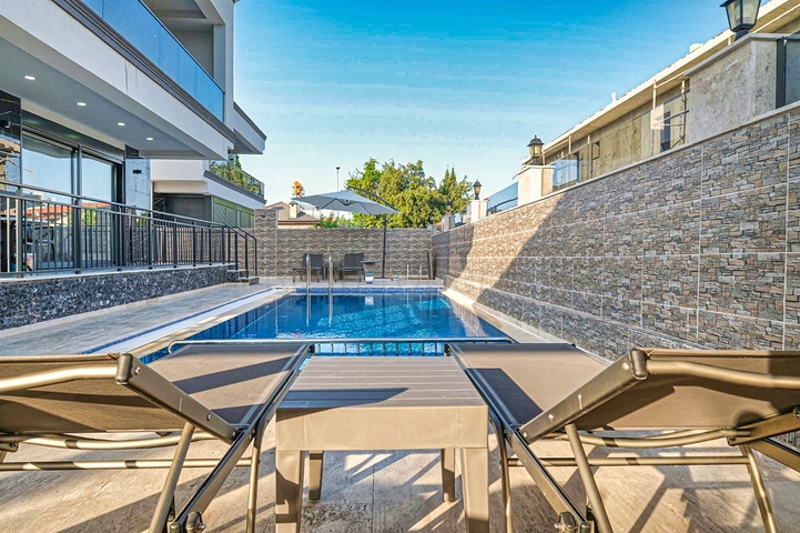 فيلا 4+1 في حي تيكيروفا-أنطاليا