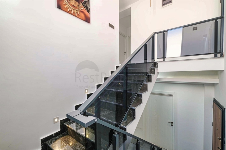 فيلا 4+1 في حي تيكيروفا-أنطاليا