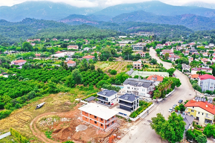 فيلا 4+1 في حي تيكيروفا-أنطاليا