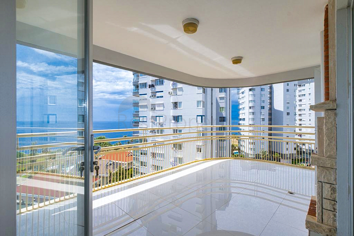 شقة 3+1 في حي شيرينالي-أنطاليا