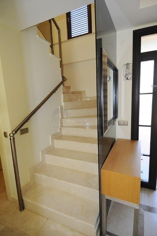 فيلا رائعة في أضخم مجمعات ألانيا Gold city  للبيع