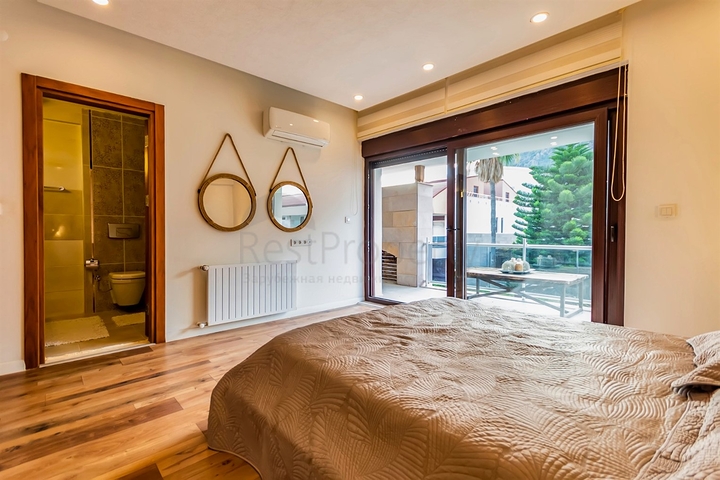 فيلا 5+2 في ساريسو - حي أنطاليا