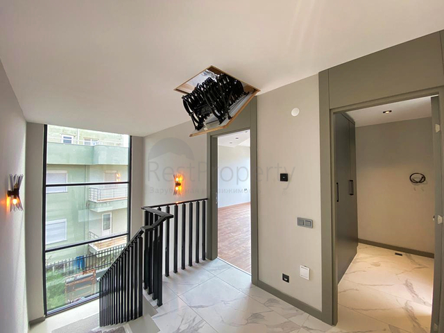 فيلا 5 + 1 في حي ارمينيك انطاليا