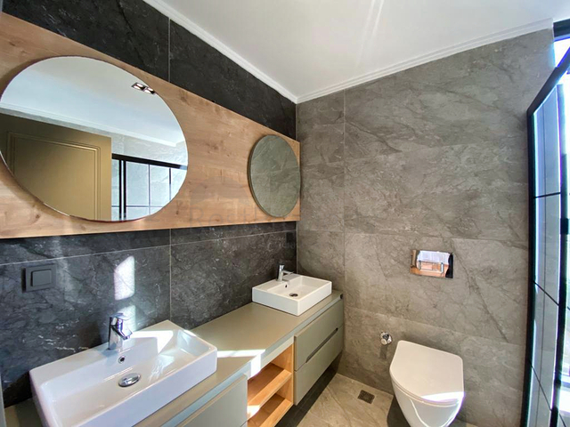 فيلا 5 + 1 في حي ارمينيك انطاليا