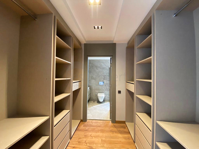 فيلا 5 + 1 في حي ارمينيك انطاليا