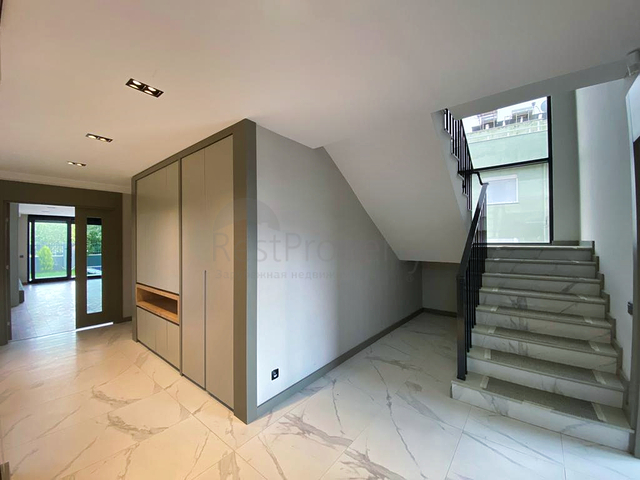 فيلا 5 + 1 في حي ارمينيك انطاليا