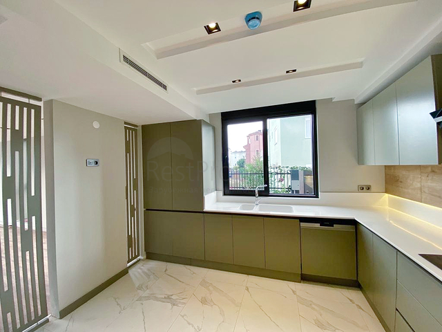 فيلا 5 + 1 في حي ارمينيك انطاليا