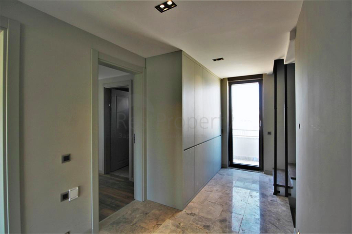 فيلا 6+1 في جوزيلوبا - حي أنطاليا