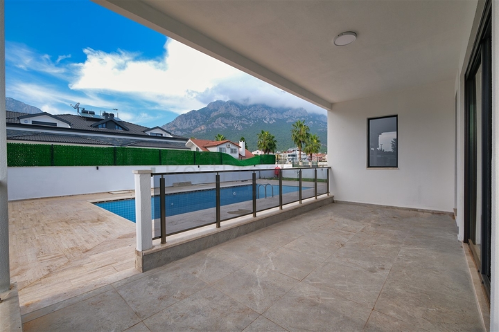 فيلا 3+1 في كيمير-منطقة أنطاليا