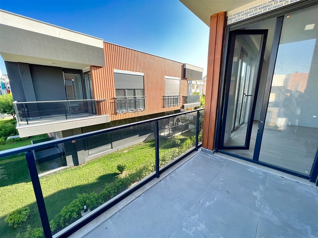 شقة 2 + 1 في حي إرمينيك أنطاليا 