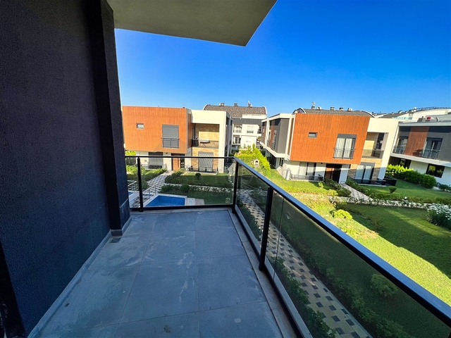 شقة 2 + 1 في حي إرمينيك أنطاليا 