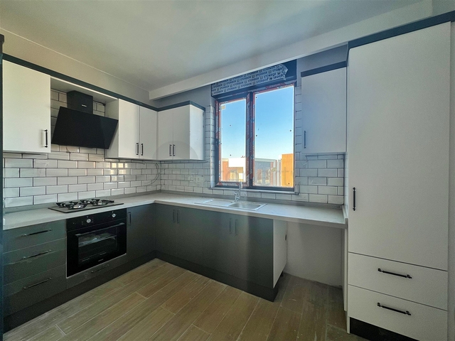 شقة 2 + 1 في حي إرمينيك أنطاليا 