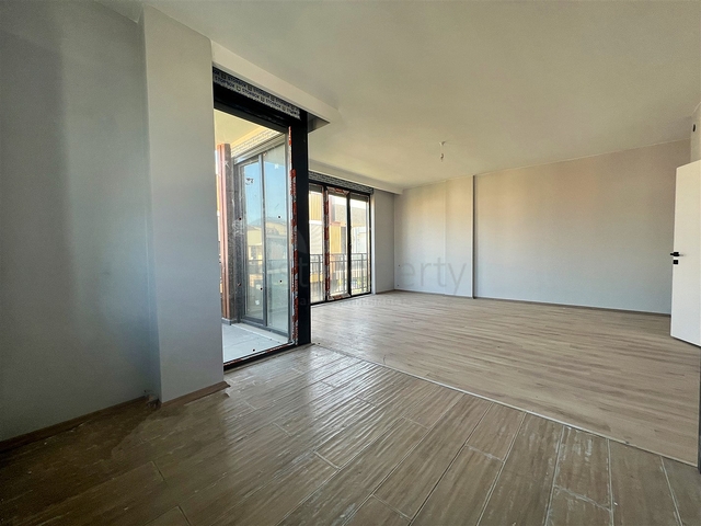 شقة 2 + 1 في حي إرمينيك أنطاليا 