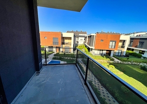 شقة 2 + 1 في حي إرمينيك أنطاليا 