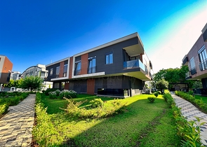 شقة 2 + 1 في حي إرمينيك أنطاليا 