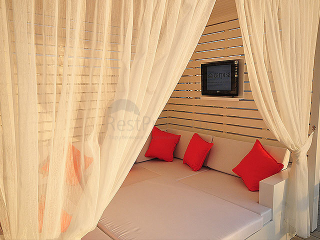 فيلات من الطراز الفاخر ضمن ارقى المجمعات في الانيا 