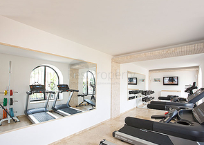 فيلات من الطراز الفاخر ضمن ارقى المجمعات في الانيا 