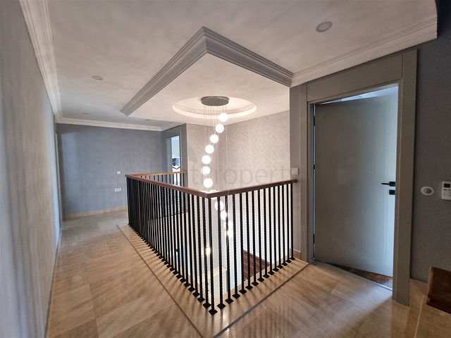 فيلا 4+1 في قادري-حي أنطاليا 