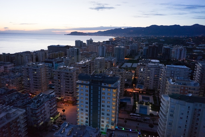 شقق فاخرة من قبل شركة البناء في منطقة محمودلار – ألانيا