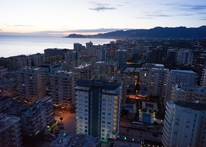 شقق فاخرة من قبل شركة البناء في منطقة محمودلار – ألانيا