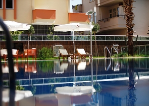 شقق فاخرة من قبل شركة البناء في منطقة محمودلار – ألانيا