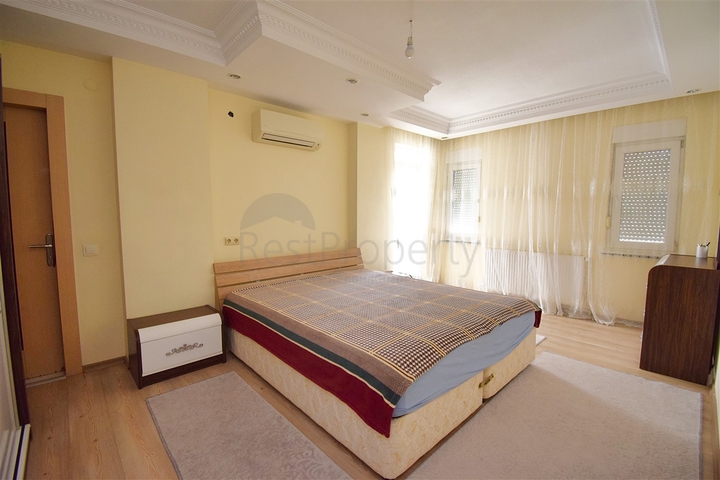 شقة دوبلكس 6 + 2 في وسط مدينة أنطاليا 