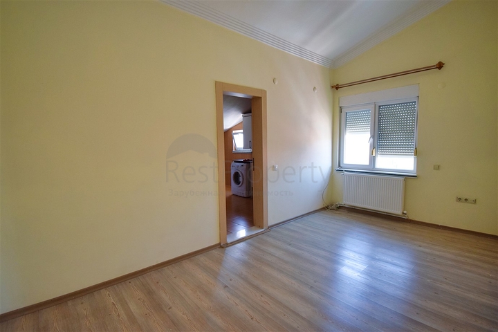 شقة دوبلكس 6 + 2 في وسط مدينة أنطاليا 