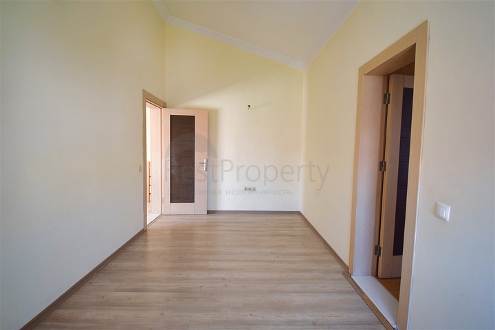 شقة دوبلكس 6 + 2 في وسط مدينة أنطاليا 