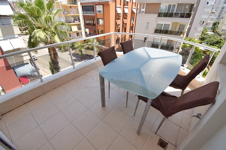 شقة دوبلكس 6 + 2 في وسط مدينة أنطاليا 