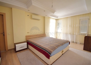 شقة دوبلكس 6 + 2 في وسط مدينة أنطاليا 